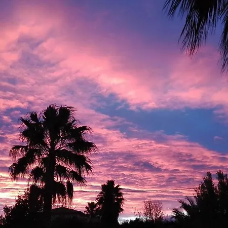 Bed & Breakfast Mas Uranie 3*